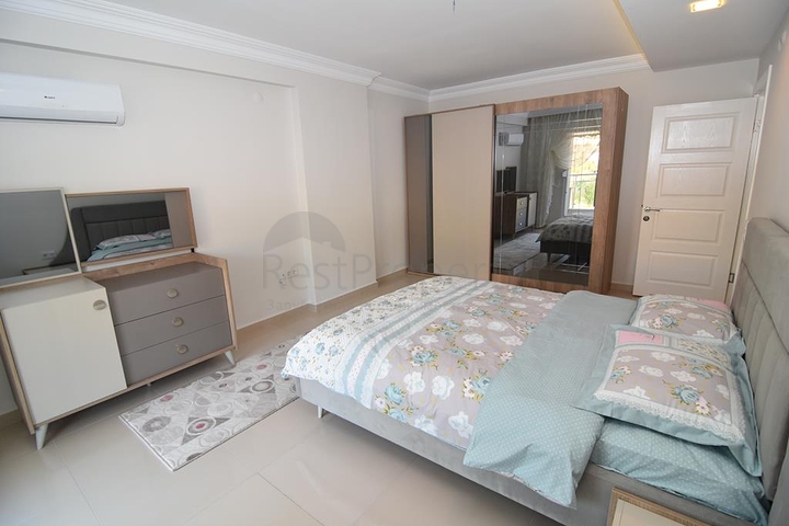 Меблированный пентхаус с видом на море в Махмутларе