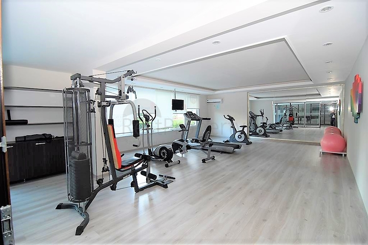 Меблированный пентхаус с видом на море в Махмутларе