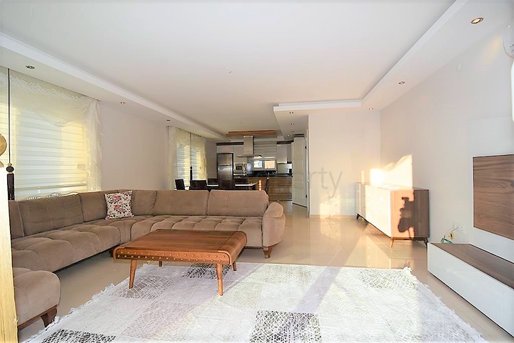 Меблированный пентхаус с видом на море в Махмутларе