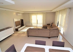 Меблированный пентхаус с видом на море в Махмутларе