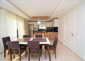 Меблированный пентхаус с видом на море в Махмутларе