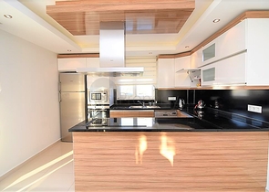 Меблированный пентхаус с видом на море в Махмутларе