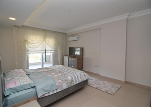 Меблированный пентхаус с видом на море в Махмутларе