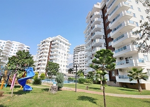 Трехкомнатная квартира в благоустроенном комплексе Махмутлара