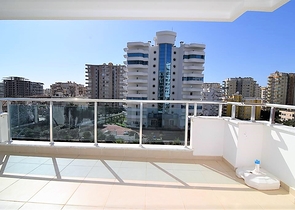 Трехкомнатная квартира в благоустроенном комплексе Махмутлара