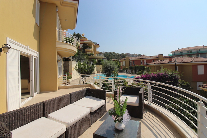 Двухэтажная вилла с мебелью в районе Каргыджак