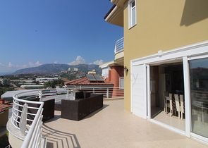 Двухэтажная вилла с мебелью в районе Каргыджак