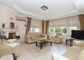 Двухэтажная вилла с мебелью в районе Каргыджак