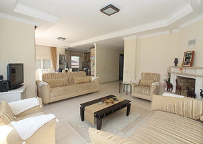 Двухэтажная вилла с мебелью в районе Каргыджак