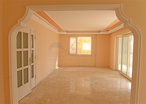 Просторная квартира с двумя спальными комнатами в Махмутларе