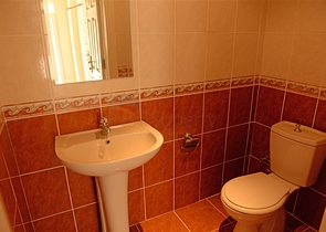 Просторная квартира с двумя спальными комнатами в Махмутларе