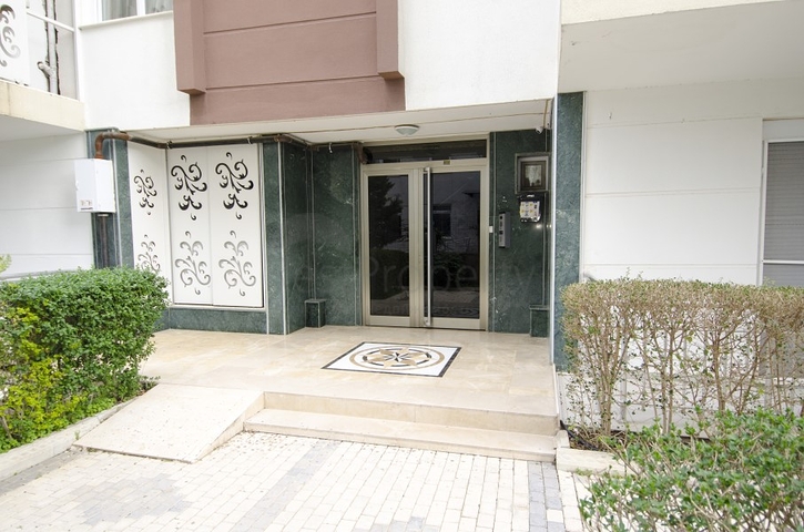 Двухкомнатная квартира по доступной цене в районе Коньяалты 