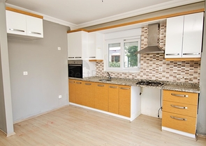 Двухкомнатная квартира по доступной цене в районе Коньяалты 