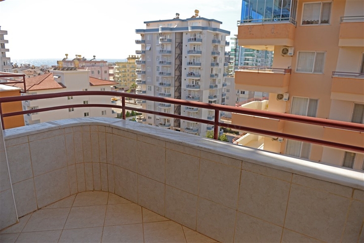 Меблированная квартира с двумя спальнями в Махмутларе