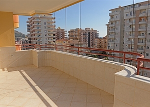 Меблированная квартира с двумя спальнями в Махмутларе