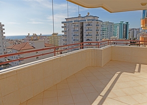 Меблированная квартира с двумя спальнями в Махмутларе