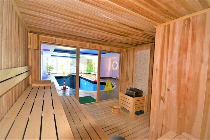 Трехкомнатная квартира с отдельной кухней в Махмутларе