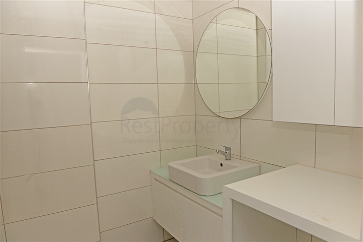 Трехкомнатная квартира с отдельной кухней в Махмутларе