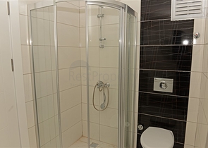 Трехкомнатная квартира с отдельной кухней в Махмутларе