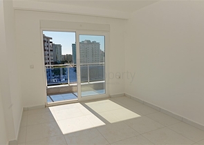 Трехкомнатная квартира с отдельной кухней в Махмутларе