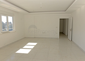 Трехкомнатная квартира с отдельной кухней в Махмутларе