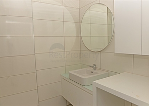 Трехкомнатная квартира с отдельной кухней в Махмутларе