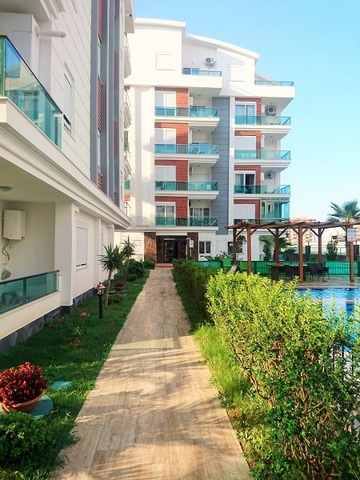 Квартира 1+1 в комплексе 800 м до моря в Коньяалты