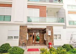 Квартира 1+1 в комплексе 800 м до моря в Коньяалты