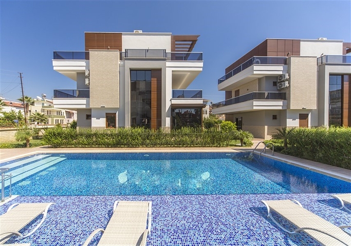 Вилла с тремя спальнями в 250 метрах от моря в Конаклы