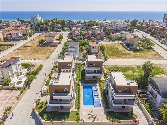 Вилла с тремя спальнями в 250 метрах от моря в Конаклы