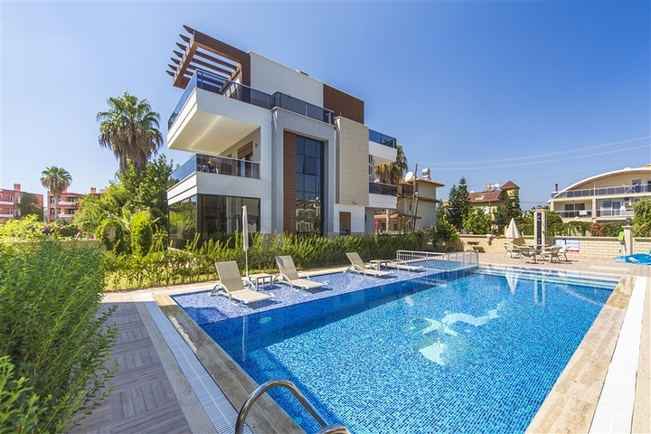 Вилла с тремя спальнями в 250 метрах от моря в Конаклы