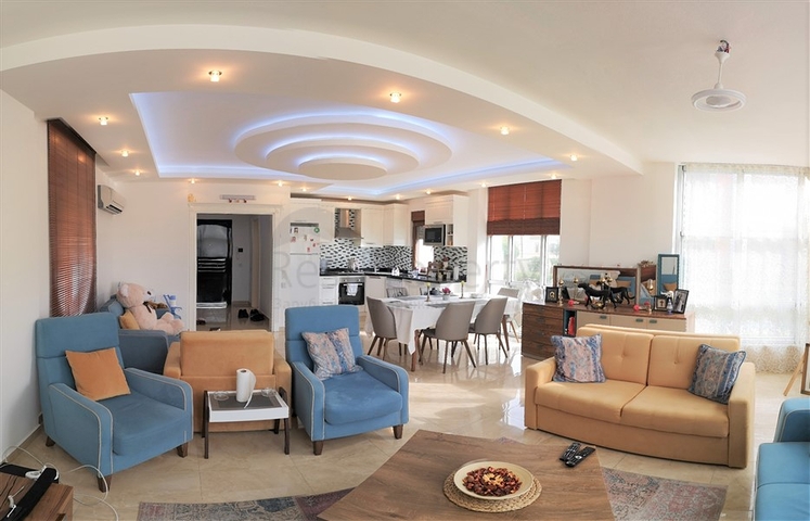 Вилла с тремя спальнями в 250 метрах от моря в Конаклы