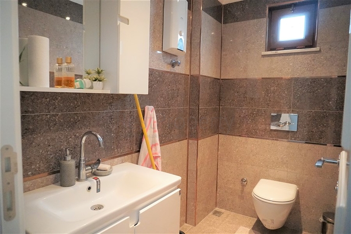 Вилла с тремя спальнями в 250 метрах от моря в Конаклы