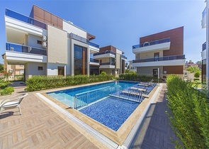 Вилла с тремя спальнями в 250 метрах от моря в Конаклы