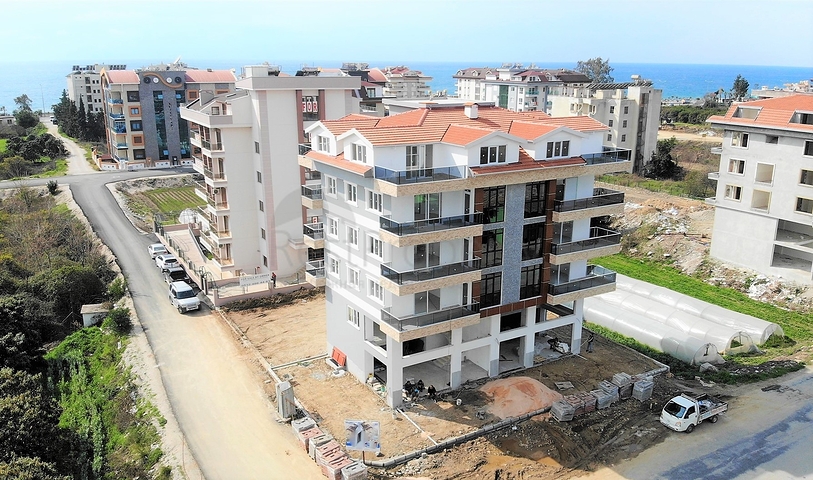 Трехкомнатная квартира с отдельной кухней в Кестеле