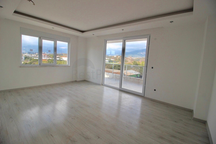 Трехкомнатная квартира с отдельной кухней в Кестеле