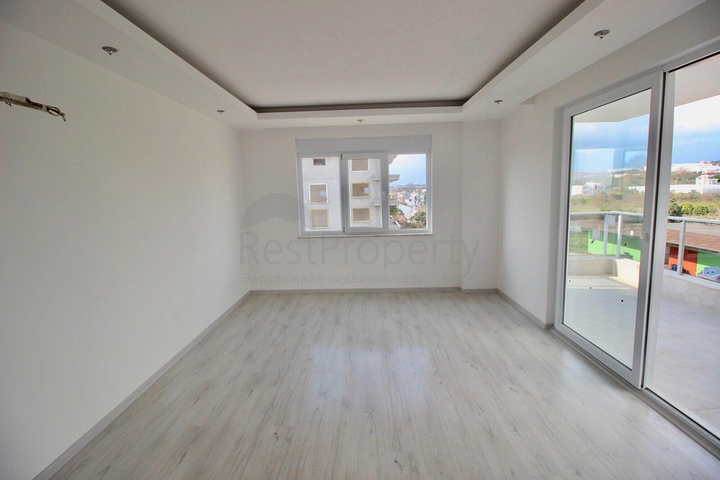 Трехкомнатная квартира с отдельной кухней в Кестеле