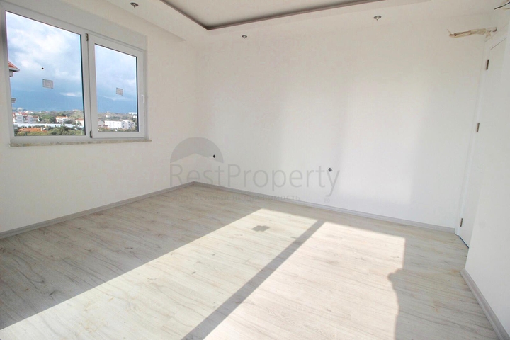 Трехкомнатная квартира с отдельной кухней в Кестеле