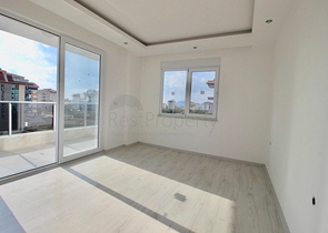 Трехкомнатная квартира с отдельной кухней в Кестеле