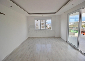 Трехкомнатная квартира с отдельной кухней в Кестеле