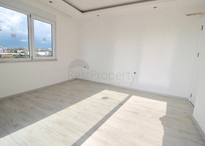 Трехкомнатная квартира с отдельной кухней в Кестеле