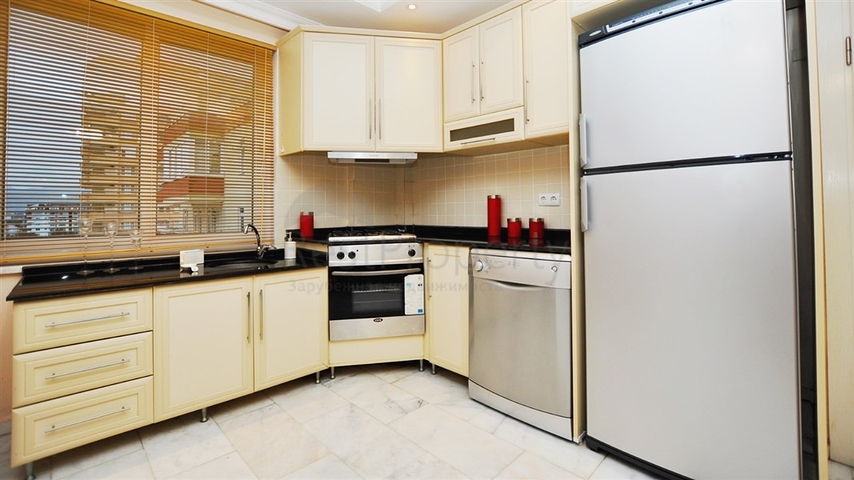 Меблированная квартира с двумя спальнями в районе Махмутлар