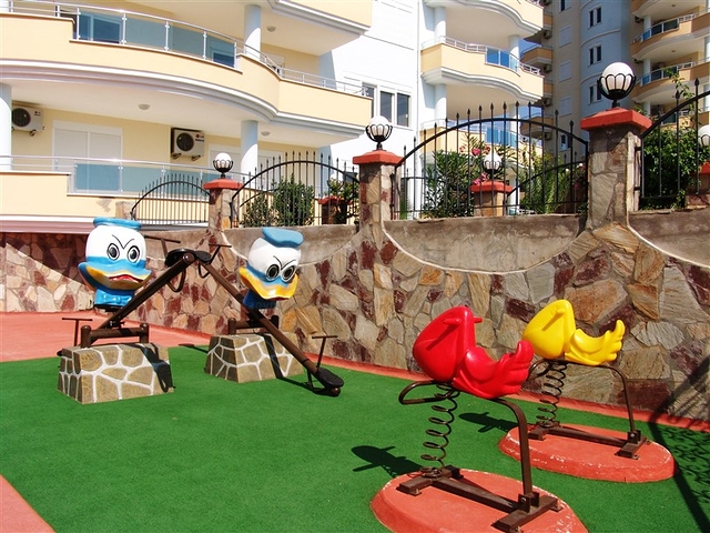 Меблированная квартира с двумя спальнями в Махмутларе