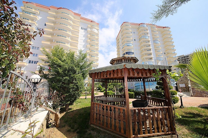 Меблированная квартира с двумя спальнями в Махмутларе