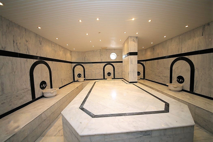 Меблированная квартира с двумя спальнями в Махмутларе