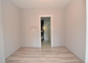 Большая квартира с тремя спальными комнатами в Махмутларе