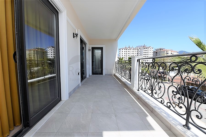 Меблированная квартира в комплексе класса люкс