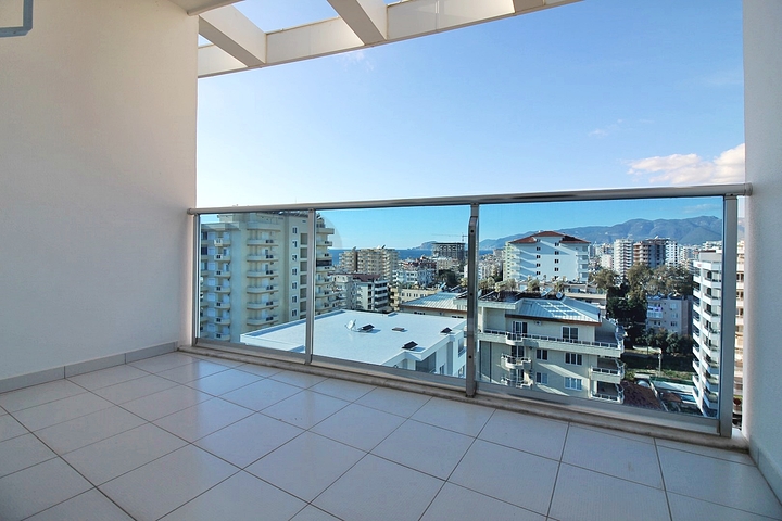 Большой пентхаус с видом на море в районе Махмутлар