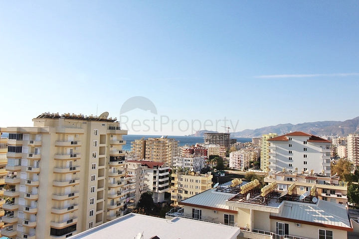 Большой пентхаус с видом на море в районе Махмутлар