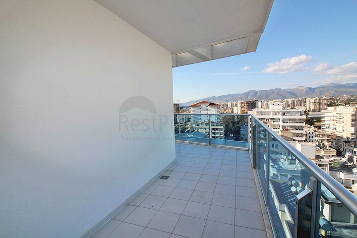 Большой пентхаус с видом на море в районе Махмутлар